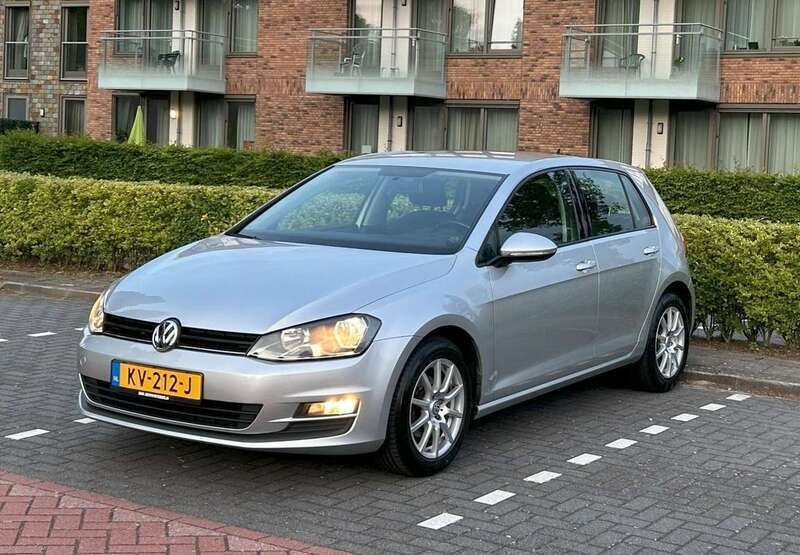 Gebruikt 2017 VW Golf VII Trendline Hatchback | € 9.250 (Super prijs) - Afbeelding 1/4