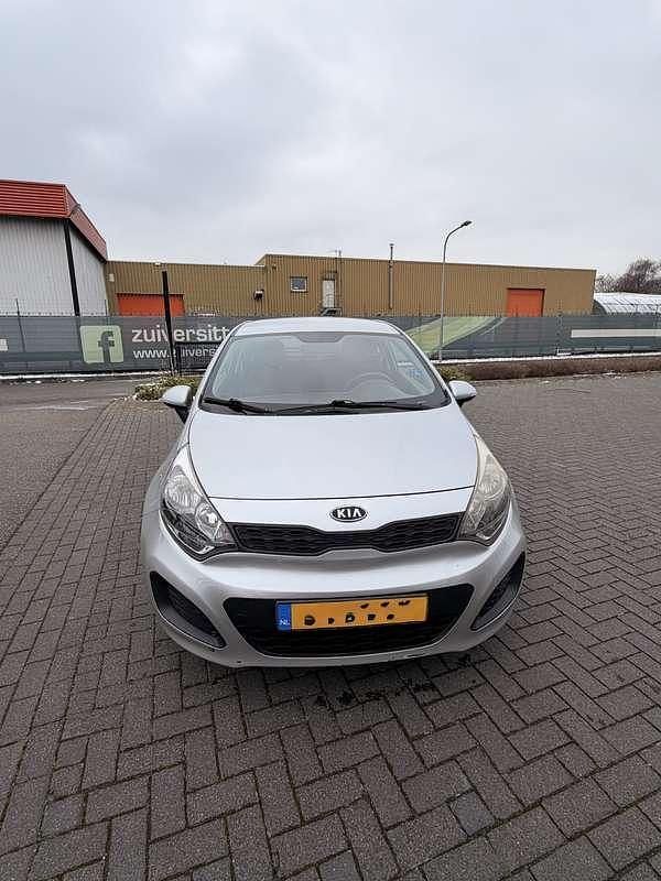 Occasion Kia Rio 86 PK (63 kW) 2012 Grijs MPV