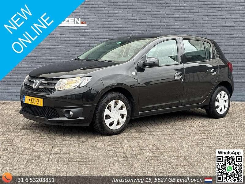 Zwart Gebruikt 2013 Dacia Sandero Lauréate Hatchback | € 2.450 (Goede deal) - Afbeelding 1/4