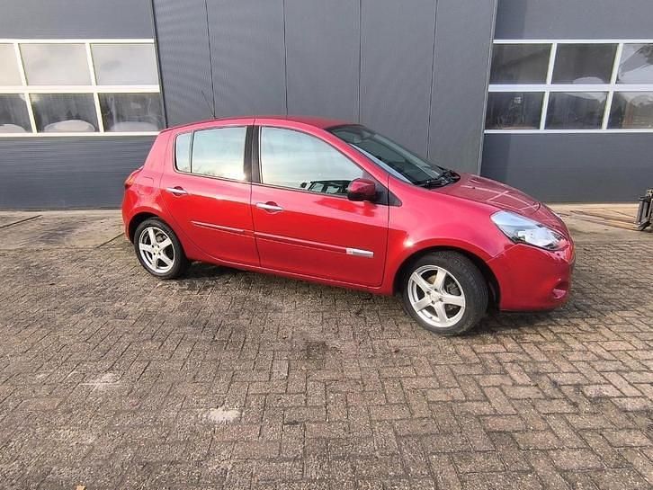 Gebruikt 2009 Renault Clio R.S. Hatchback | € 3.450 (Eerlijke prijs) - Afbeelding 1/4