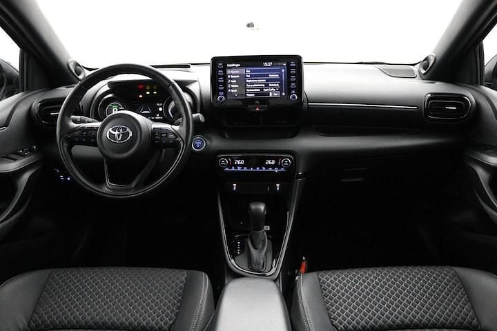 Occasion Toyota Yaris Hybrid Executive 116 PK (85 kW) 2021 Wit Hatchback