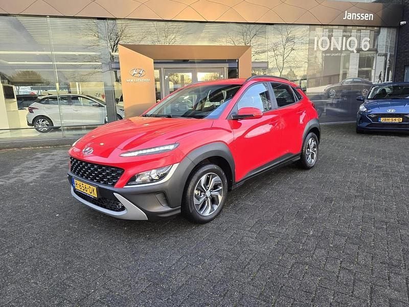 Rood (metallic) Gebruikt 2022 Hyundai Kona Comfort SUV | € 22.750 (Goede deal) - Afbeelding 1/4