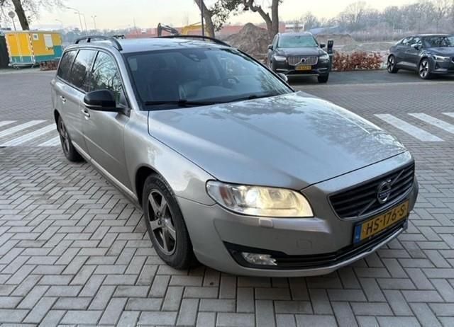 Grijs Gebruikt 2015 Volvo V70 Dynamic Stationwagen | € 5.950 (Eerlijke prijs) - Afbeelding 1/4