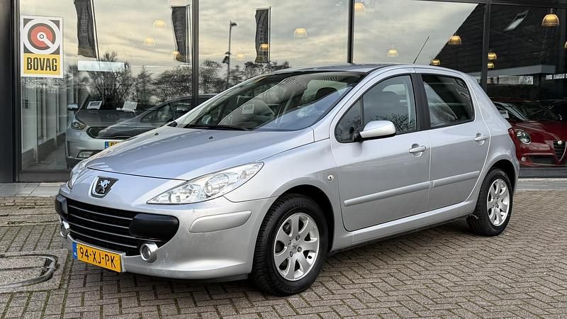 Grijs Occasion 2007 Peugeot 307 Premium Hatchback | € 1.749 (Eerlijke prijs) - Afbeelding 1/4