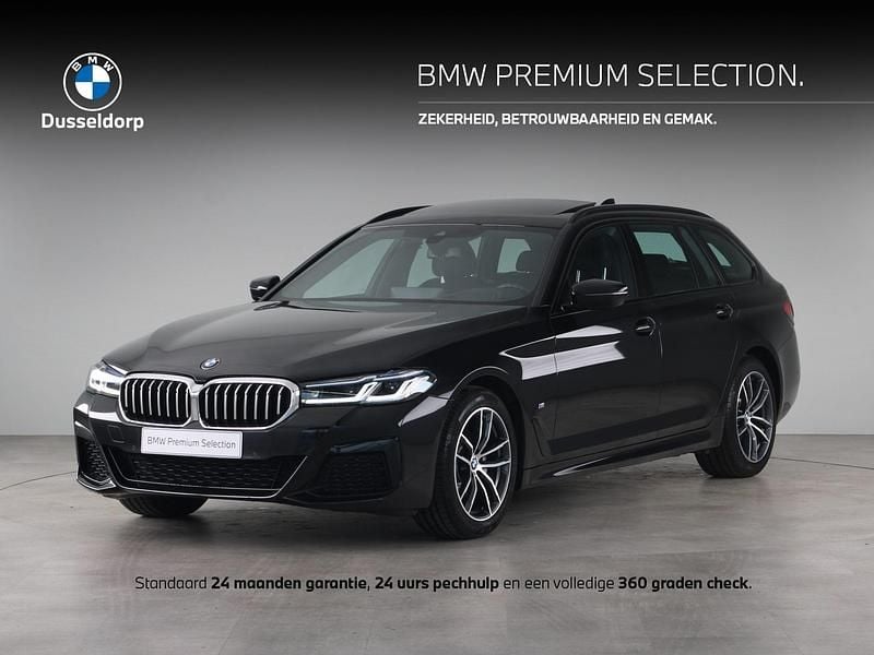 Zwart Occasion 2020 BMW 520 Executive Stationwagen | € 33.850 (Eerlijke prijs) - Afbeelding 1/4