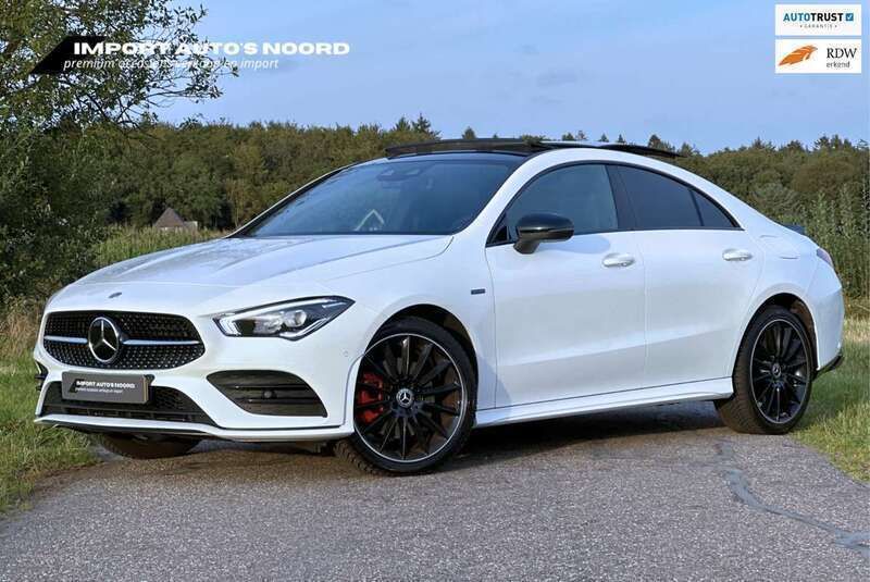 Wit Gebruikt 2021 Mercedes CLA250e AMG Sedan | € 37.950 (Eerlijke prijs) - Afbeelding 1/4
