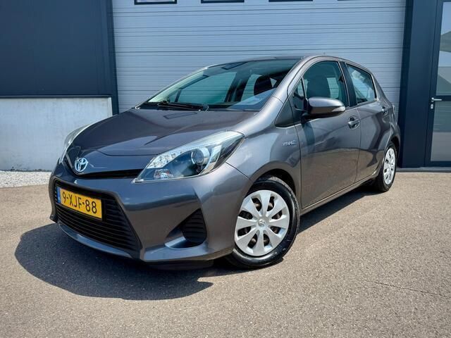 Grijs Gebruikt 2014 Toyota Yaris Hatchback | € 10.499 (Eerlijke prijs) - Afbeelding 1/4