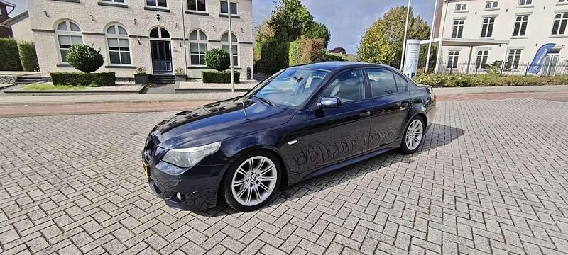 Blauw Gebruikt 2006 BMW 530 Executive Sedan | € 4.000 (Super prijs) - Afbeelding 1/4