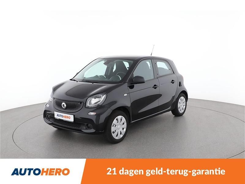 Zwart (metallic) Gebruikt 2016 Smart ForFour Pure Hatchback | € 8.849 (Goede deal) - Afbeelding 1/4