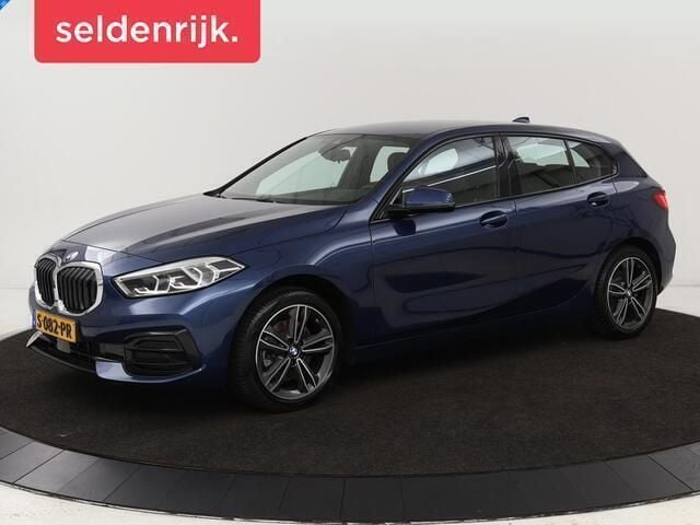 Blauw Gebruikt 2023 BMW 118 Efficient Dynamics Hatchback | € 19.400 (Super prijs) - Afbeelding 1/4