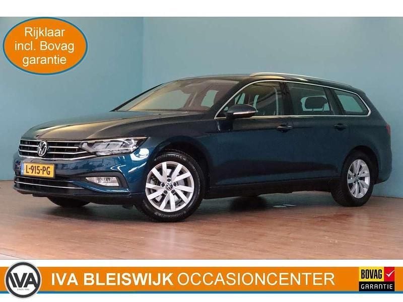 Blauw Gebruikt 2021 VW Passat Business Stationwagen | € 24.899 (Goede deal) - Afbeelding 1/3
