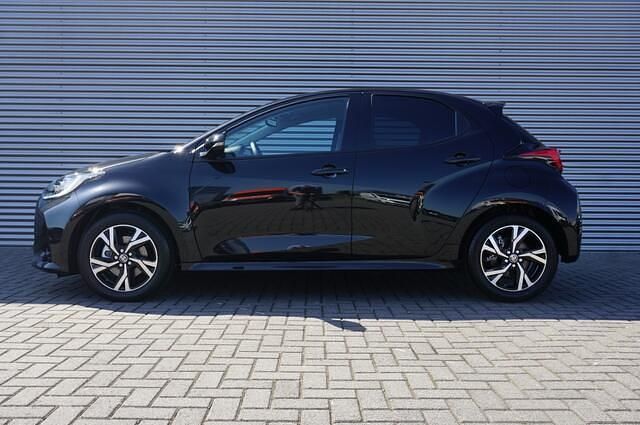 Nieuw Toyota Yaris 92 PK (67 kW) 2025 Zwart Hatchback