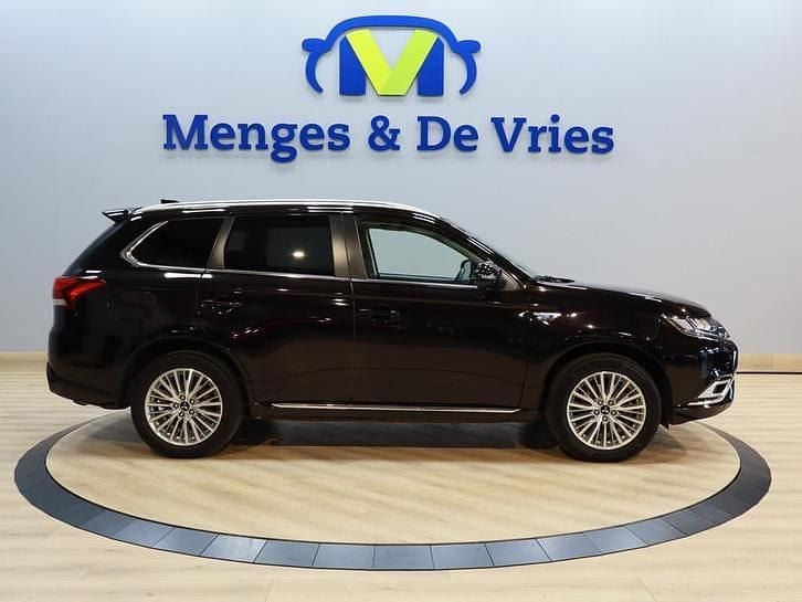 Occasion Mitsubishi Outlander Intense+ 225 PK (165 kW) 2020 Zwart SUV