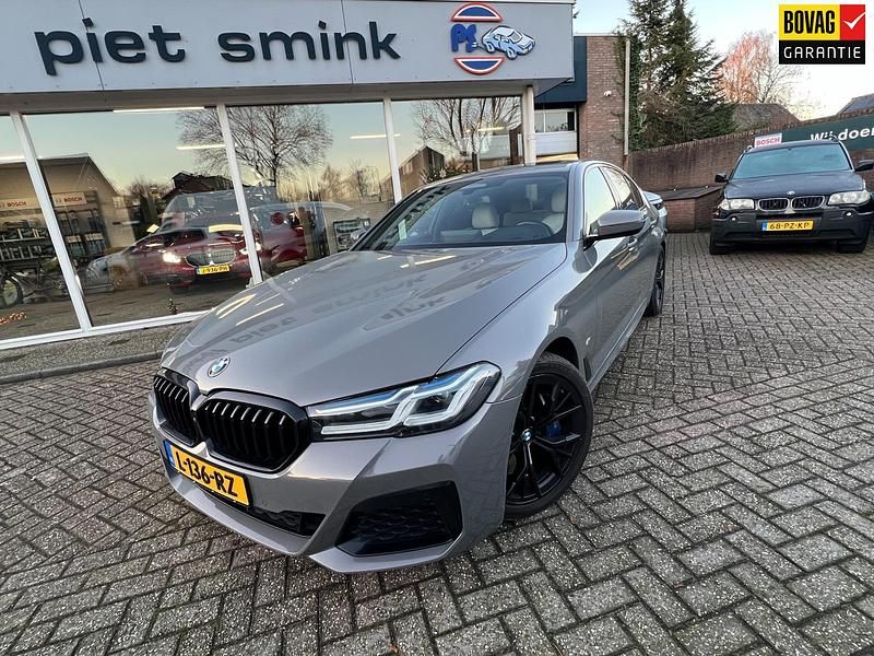 Grijs Gebruikt 2020 BMW 540 Executive Sedan | € 33.750 - Afbeelding 1/4