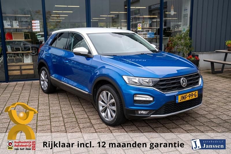 Blauw Gebruikt 2018 VW T-Roc Style SUV | € 20.440 (Eerlijke prijs) - Afbeelding 1/3