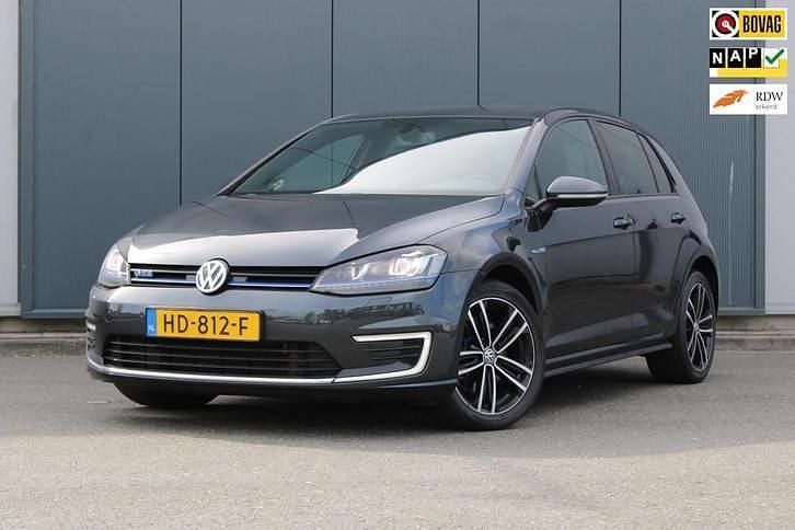 Occasion 2015 VW e-Golf GTE Hatchback | € 12.950 (Eerlijke prijs) - Afbeelding 1/4