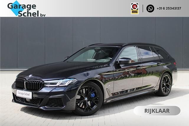 Zwart Gebruikt 2023 BMW 530 M Sport Stationwagen | € 59.950 - Afbeelding 1/4