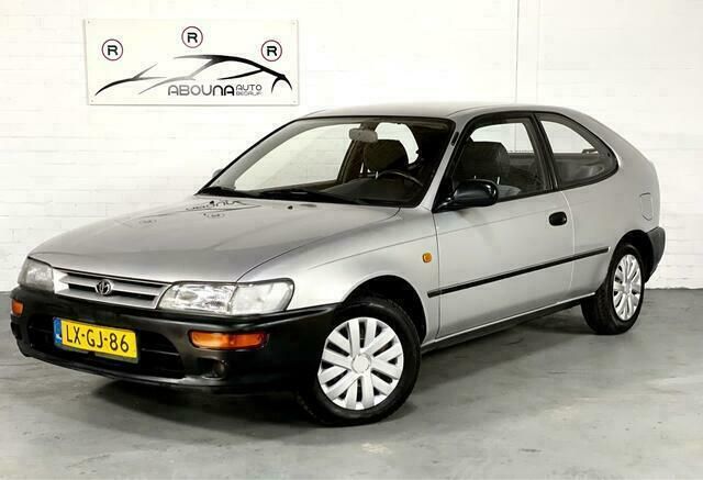 Grijs Gebruikt 1995 Toyota Corolla XLi Hatchback | € 1.950 - Afbeelding 1/4