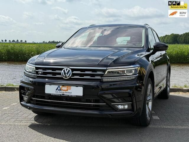 Zwart Gebruikt 2020 VW Tiguan Highline SUV | € 32.500 (Eerlijke prijs) - Afbeelding 1/4