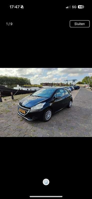 Zwart Gebruikt 2014 Peugeot 208 Access Hatchback | € 4.500 (Iets duurder) - Afbeelding 1/4