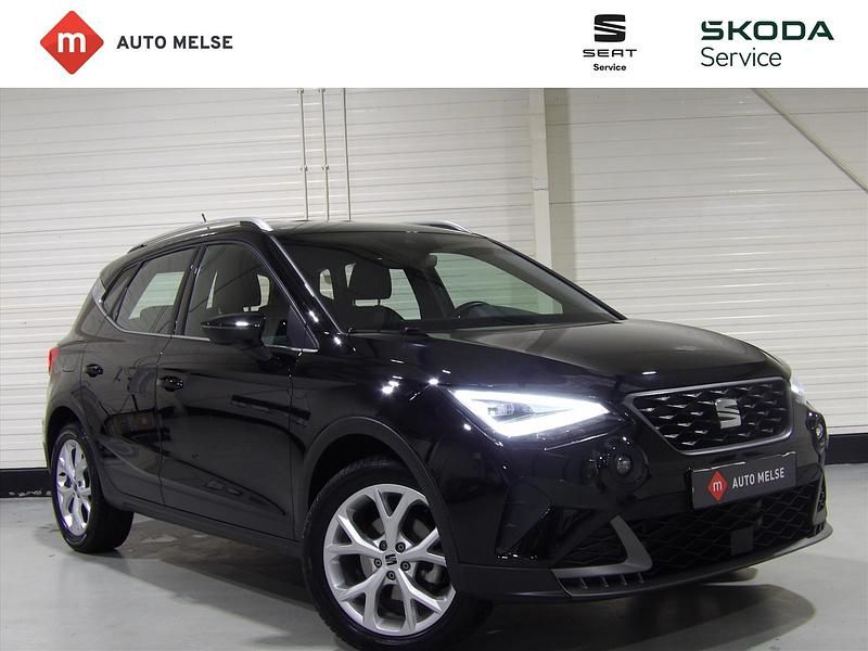 Zwart (metallic) Occasion 2022 Seat Arona FR SUV | € 22.950 (Eerlijke prijs) - Afbeelding 1/4