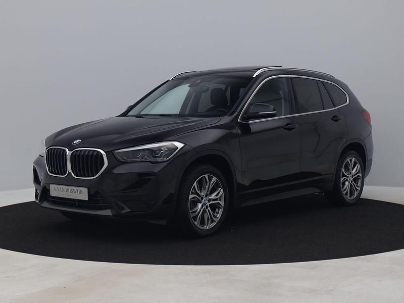 Zwart Gebruikt 2021 BMW X1 SUV | € 28.700 (Eerlijke prijs) - Afbeelding 1/4