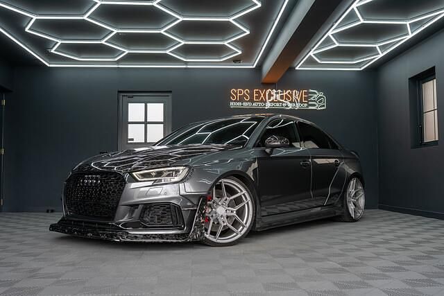 Grijs Gebruikt 2018 Audi RS3 Design Hatchback | € 67.900 - Afbeelding 1/4