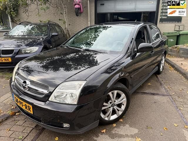 Zwart Gebruikt 2004 Opel Vectra Elegance Sedan | € 1.999 (Eerlijke prijs) - Afbeelding 1/4