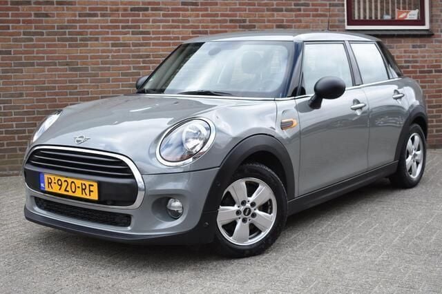 Grijs Gebruikt 2018 Mini ONE Pepper Hatchback | € 5.949 - Afbeelding 1/4