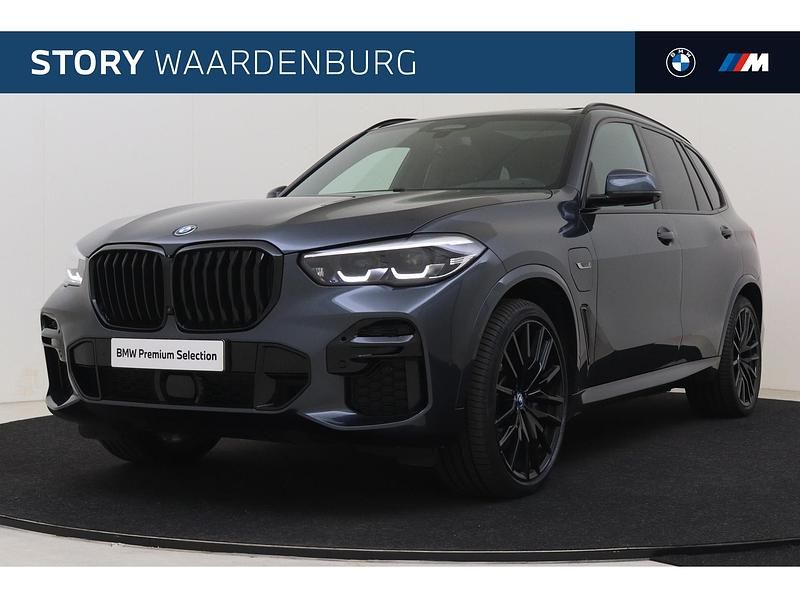 Grijs Gebruikt 2022 BMW X5 Executive SUV | € 68.950 (Eerlijke prijs) - Afbeelding 1/4