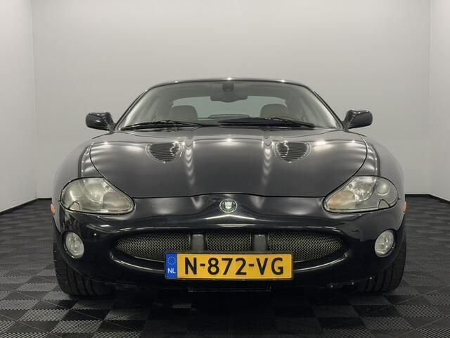 Occasion Jaguar XKR 396 PK (291 kW) 2003 Zwart, metallic lak Coupé