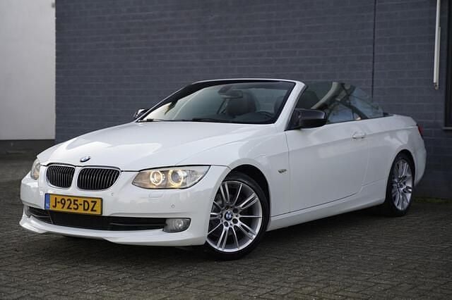 Wit Occasion 2011 BMW 330 Cabriolet Executive Cabriolet | € 14.950 (Super prijs) - Afbeelding 1/4