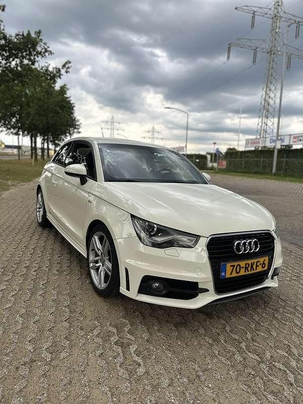 Occasion 2011 Audi A1 S-Line Hatchback | € 5.000 (Iets duurder) - Afbeelding 1/4