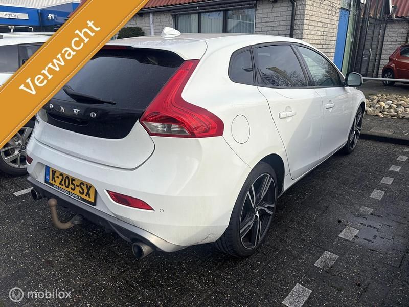 Occasion Volvo V40 R-Design 191 PK (140 kW) 2016 Wit Hatchback