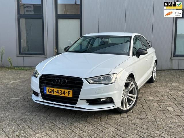 Wit Gebruikt 2015 Audi A3 Ambition Sedan | € 10.999 (Eerlijke prijs) - Afbeelding 1/4