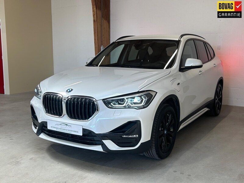 Wit Gebruikt 2022 BMW X1 Sport Line SUV | € 31.995 (Eerlijke prijs) - Afbeelding 1/4