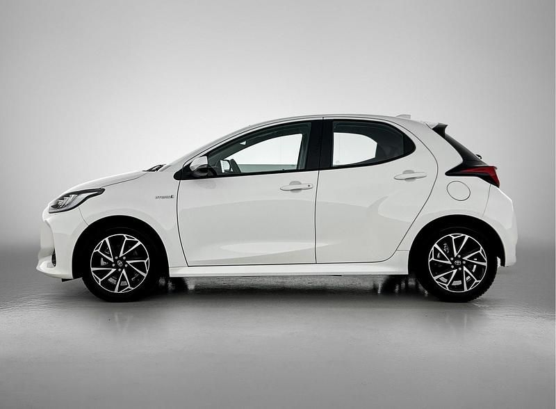 Occasion Toyota Yaris Hybrid 116 PK (85 kW) 2021 Wit Hatchback