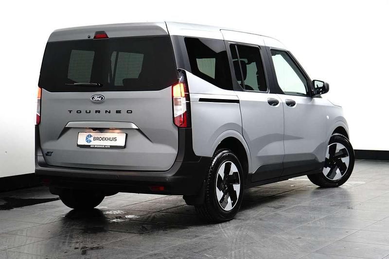 Occasion Ford Tourneo Courier 100 kW (136 PK) 2025 Zilver MPV