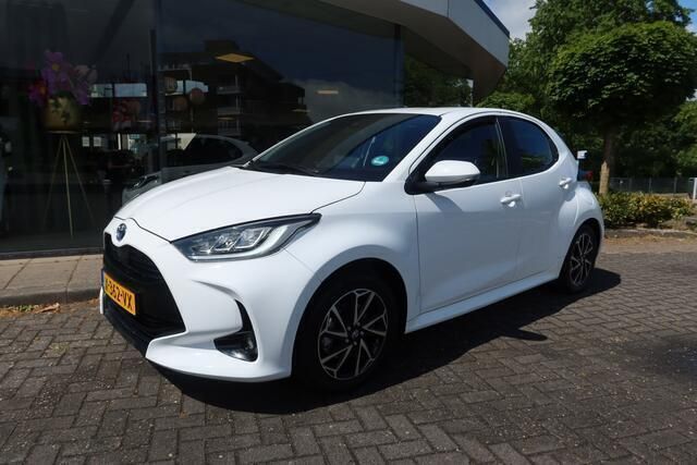 Wit Gebruikt 2024 Toyota Yaris Hatchback | € 23.500 (Eerlijke prijs) - Afbeelding 1/4