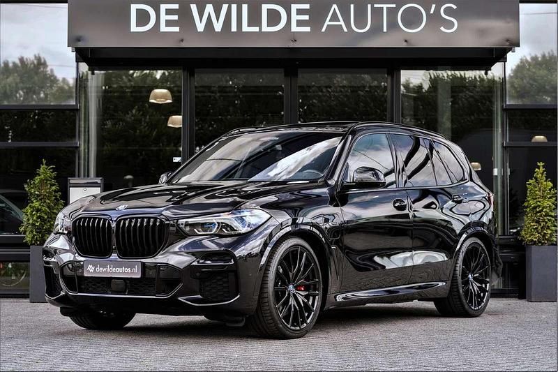 Zwart, metallic lak Gebruikt 2023 BMW X5 M Sport SUV | € 78.800 (Eerlijke prijs) - Afbeelding 1/4