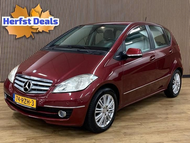 Rood (metallic) Gebruikt 2008 Mercedes A150 Elegance MPV | € 4.945 (Eerlijke prijs) - Afbeelding 1/4
