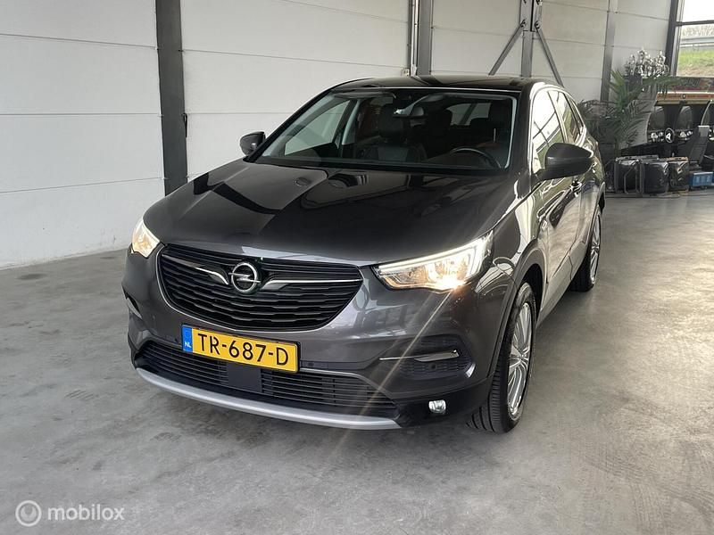Grijs Occasion 2018 Opel Grandland X Innovation SUV | € 13.950 (Duur) - Afbeelding 1/4