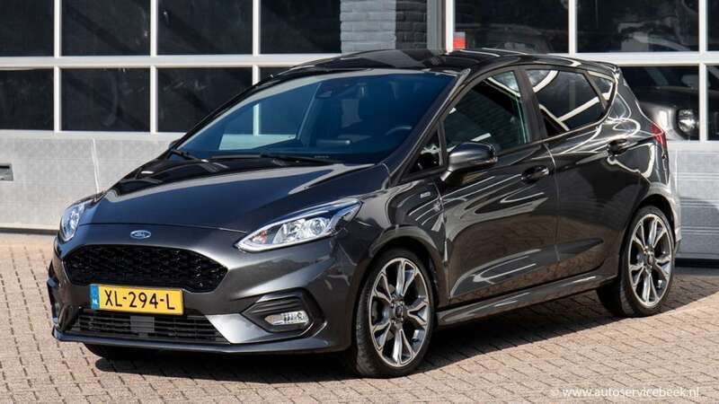 Grijs, metallic lak Gebruikt 2019 Ford Fiesta ST-Line Hatchback | € 17.450 (Iets duurder) - Afbeelding 1/4