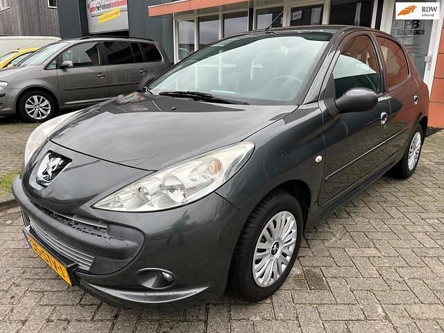 Grijs Gebruikt 2011 Peugeot 206+ Hatchback | € 3.250 (Eerlijke prijs) - Afbeelding 1/4