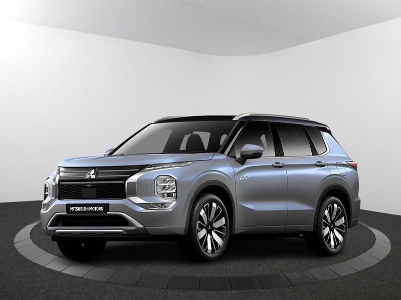 Moonstone grey zwart dak (grijs metallic) Nieuw 2025 Mitsubishi Outlander P-HEV Instyle SUV | € 64.740 (Iets duurder) - Afbeelding 1/4