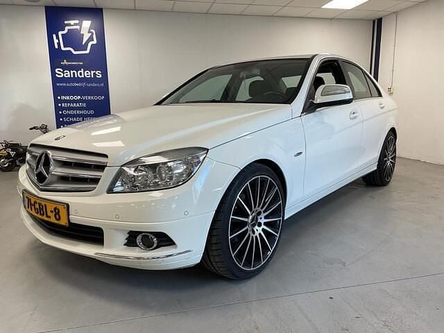 Wit Occasion 2008 Mercedes C180 Elegance Sedan | € 5.500 (Goede deal) - Afbeelding 1/4