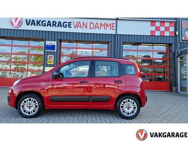 Rood Gebruikt 2012 Fiat Panda Easy Hatchback | € 4.950 (Iets duurder) - Afbeelding 1/4