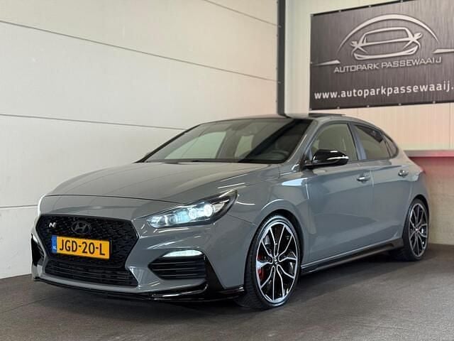 Grijs Gebruikt 2019 Hyundai i30 Hatchback | € 25.450 (Eerlijke prijs) - Afbeelding 1/4
