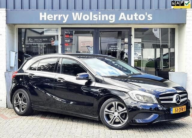 Zwart Gebruikt 2012 Mercedes A180 Ambition Hatchback | € 8.950 (Eerlijke prijs) - Afbeelding 1/4