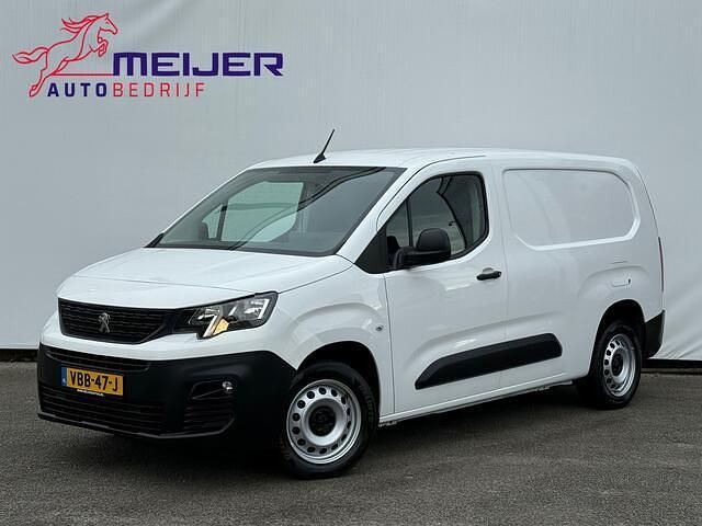 Wit Occasion 2019 Peugeot Partner Premium MPV | € 7.980 (Duur) - Afbeelding 1/4